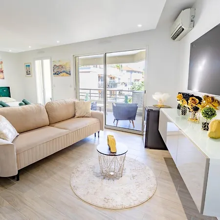 Palm - Chic Et Moderne Proche Pla-t4